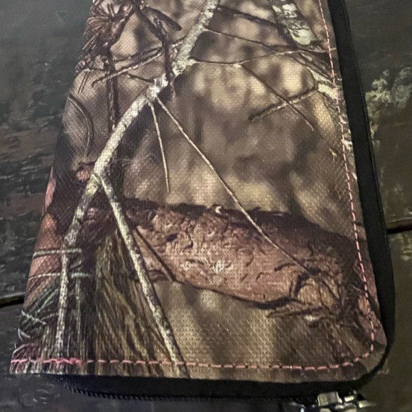 NWOT Webers Camoleather Mossy Oak/pink womens wallet. - Picture 9 of 9